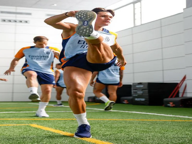 多家媒体:皇马中卫阿拉巴肌肉超负荷,缺席球队今日训练